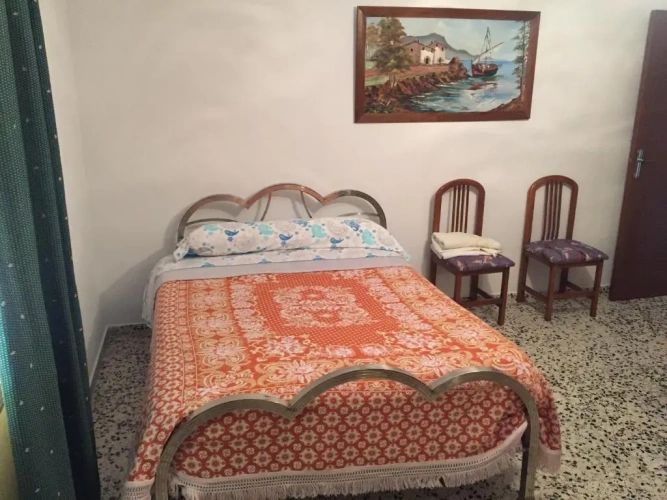 5 Bedrooms Cottage
