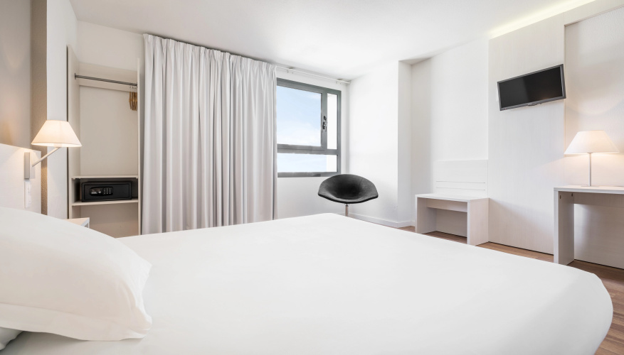 Hotel ILUNION Valencia 3 photo 10