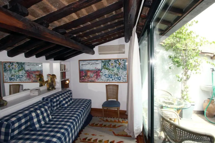 Navona Flat