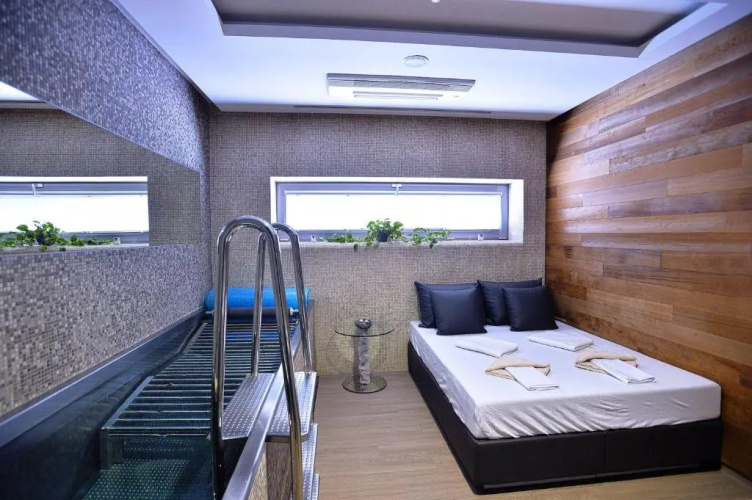 Hotel Pecr Well