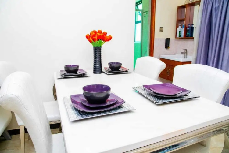 Lux Suites Marcus Garden Apartments