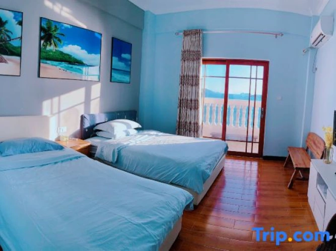 Standard Twin room with mountain view
