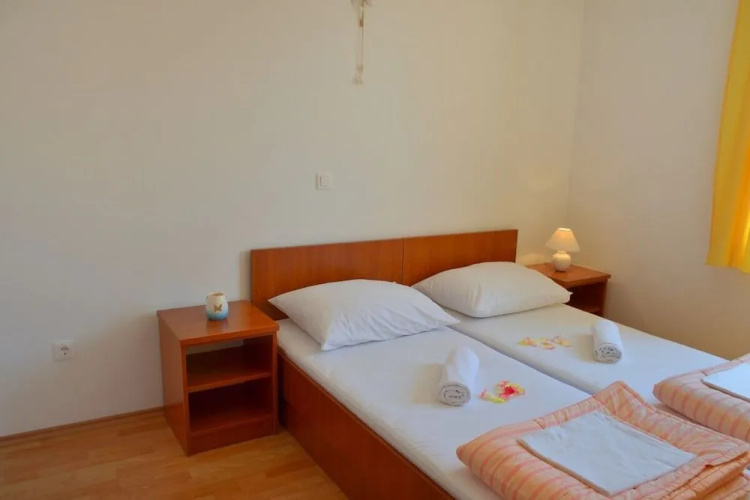 Floral Apartments Pende