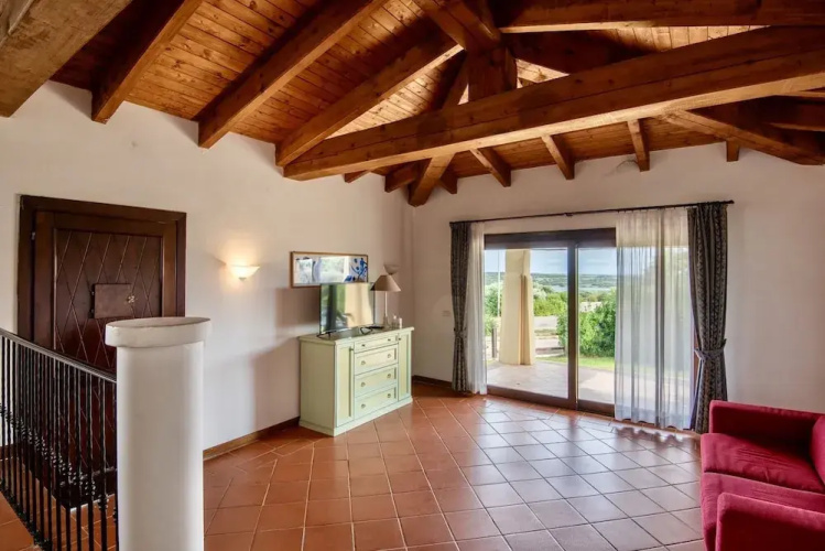 Graziose Ville con A.C e piscina comune