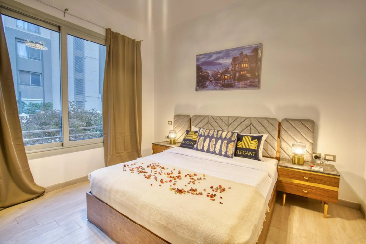 Luxurious 1 BR Apartment near Point 90 Mall✯