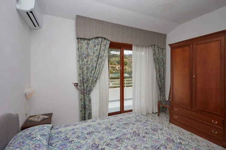 Standard Quadruple room with balcony and with garden view