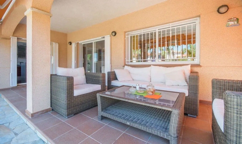 3 Bedrooms Apartment