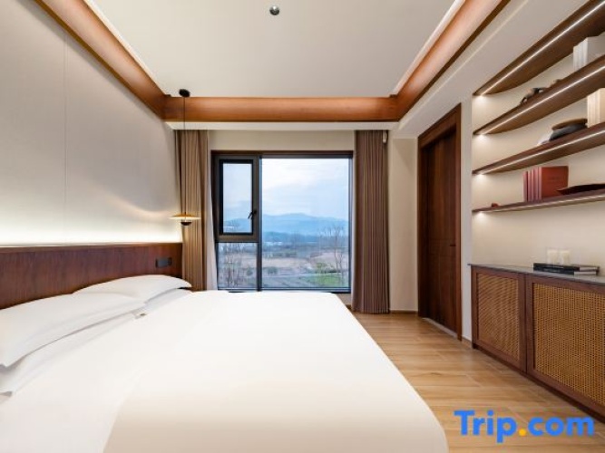 Suite with view