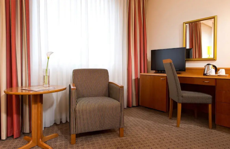 Holiday Inn