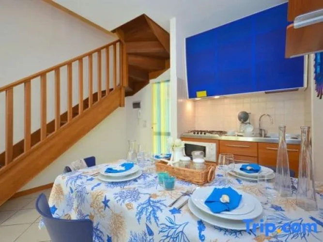 House with Private Garden and Pool