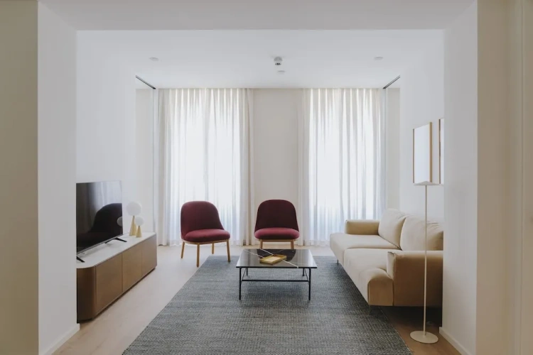 2 Bedrooms Apartment