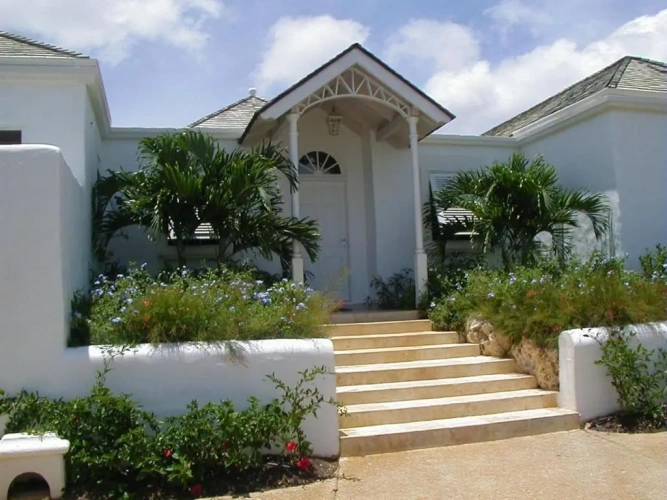 4 Bedrooms Villa