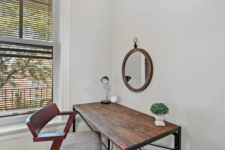 Feel at Home 2BR Apt - Buckingham 3