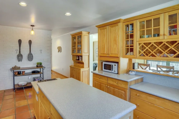 5 Bedrooms Cottage