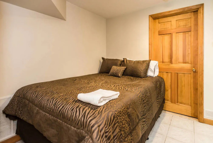 Roxbury Suites