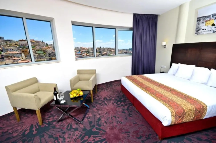 Deluxe Twin room with city view