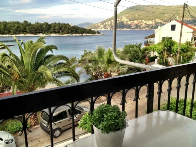 Apartment with sea view