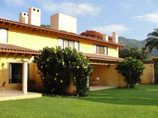 2 Bedrooms Cottage