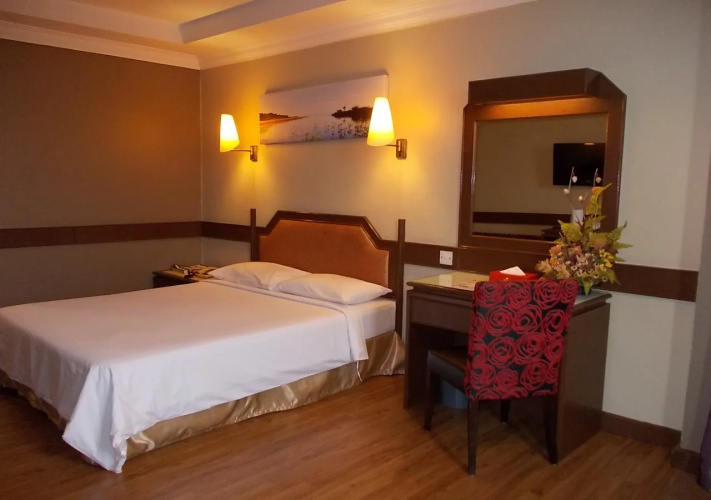 Hotel Grand Crystal