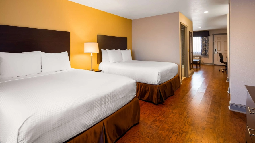 Quadruple Suite