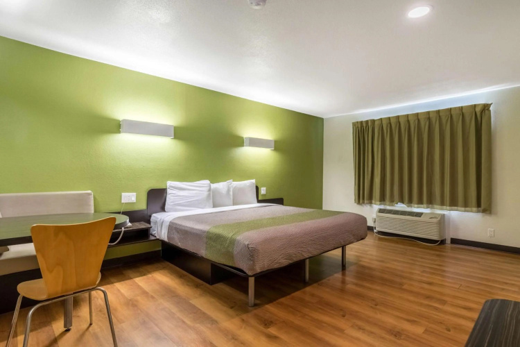 Motel 6 Redlands, CA