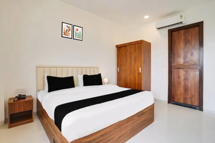 RG Suites Silkboard