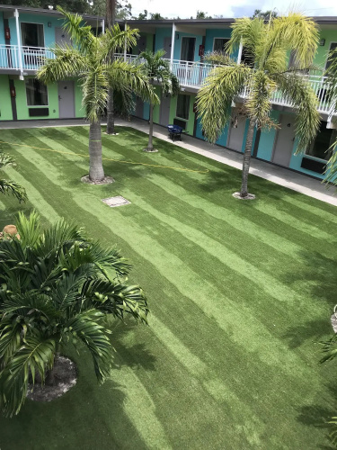 Tropical Inn & Suites