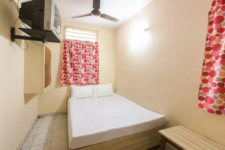 Harini Lodge by OYO Rooms