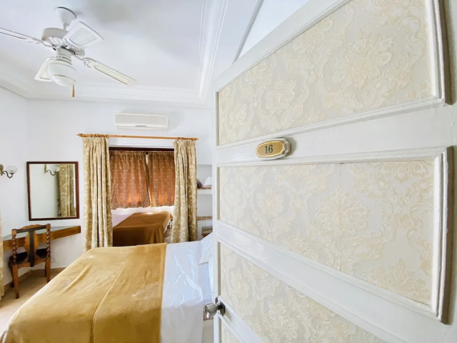 Hotel Plaza Corniche