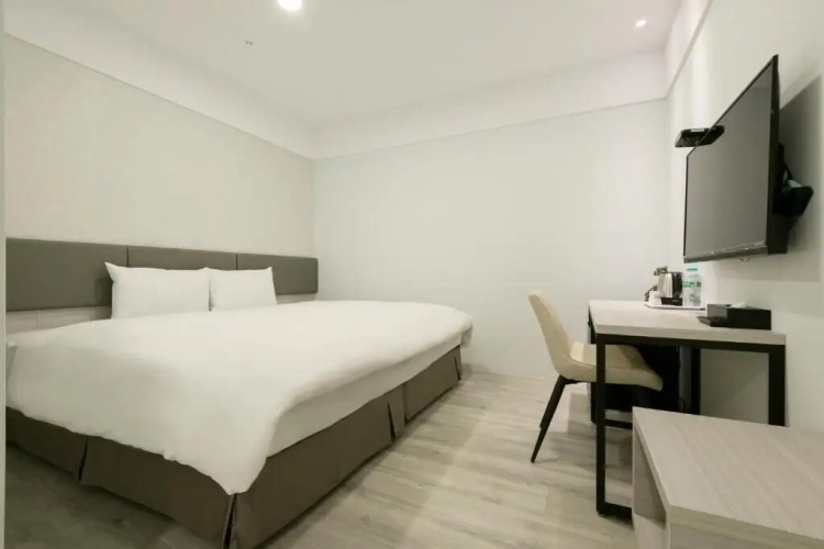 Gold Hotel