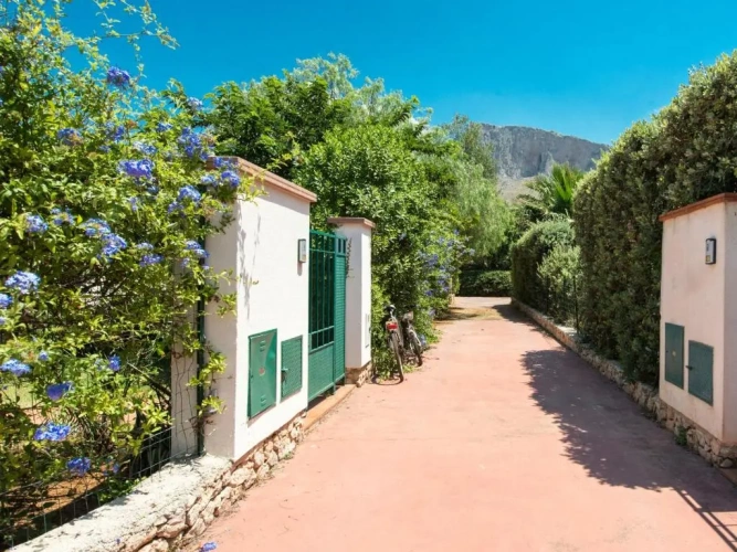 2 Bedrooms Cottage
