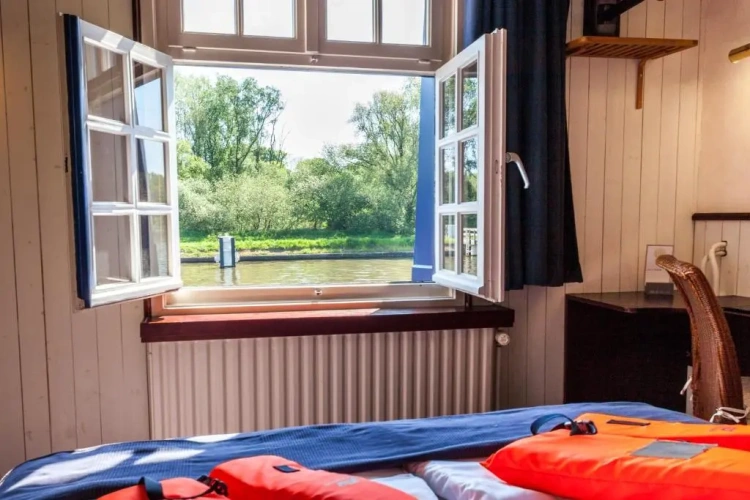 Standard room with canal view
