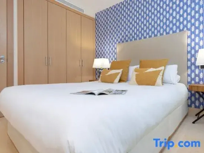 3 Bedrooms Apartment