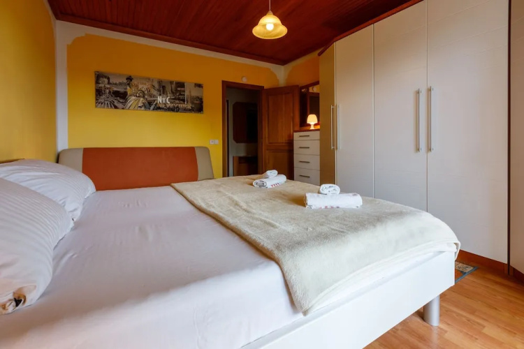 Apartments Dolloree