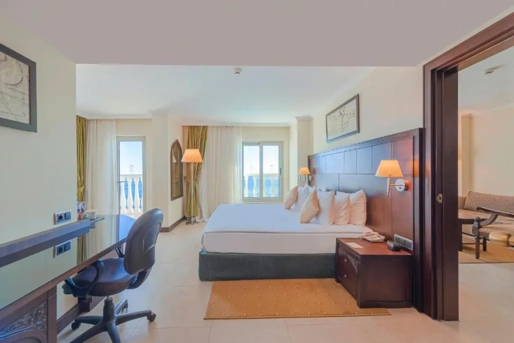 Corner Suite