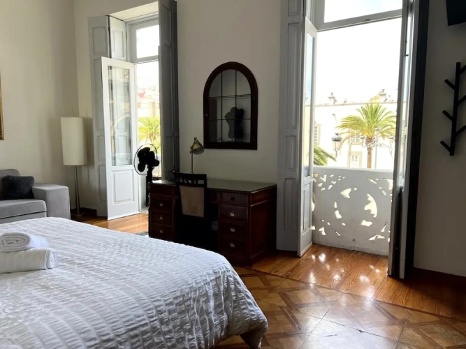 Standard Triple room with balcony and with city view