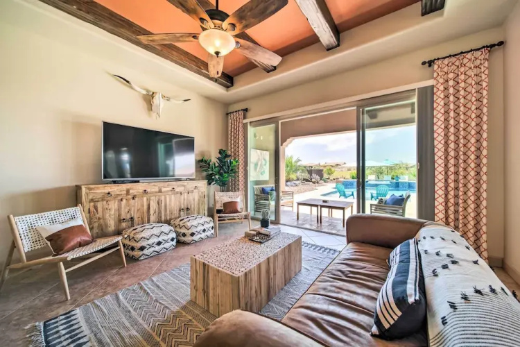 Resort-style Pool & Spa: Upscale Goodyear Home
