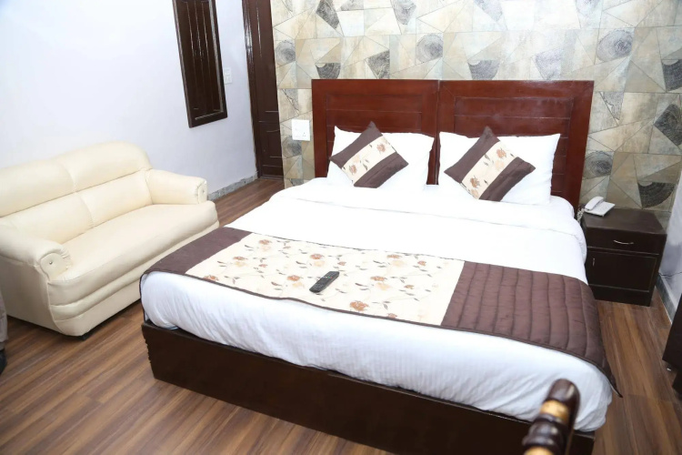 Pacific Inn Suryansh Hotel