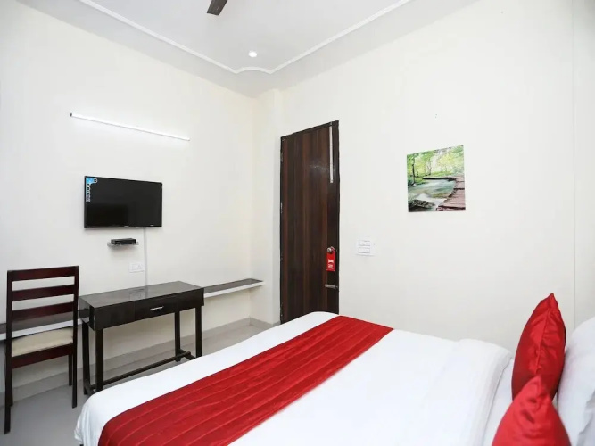Niketan Medanta By OYO Rooms