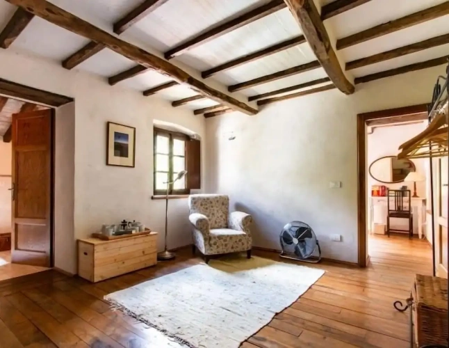 5 Bedrooms Villa