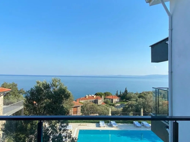 Assos Luna Houses