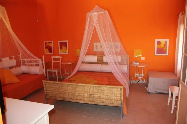 Standard Triple room