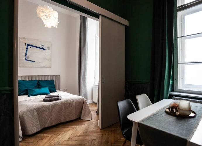 2 Bedrooms Apartment
