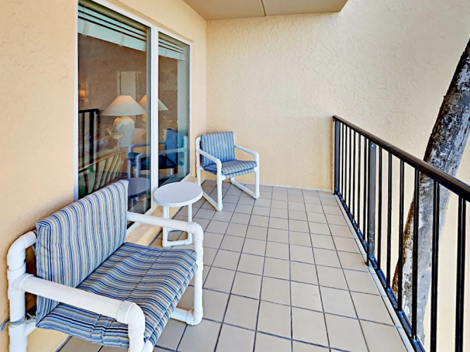 4400 Gulf Blvd Condo Unit 207