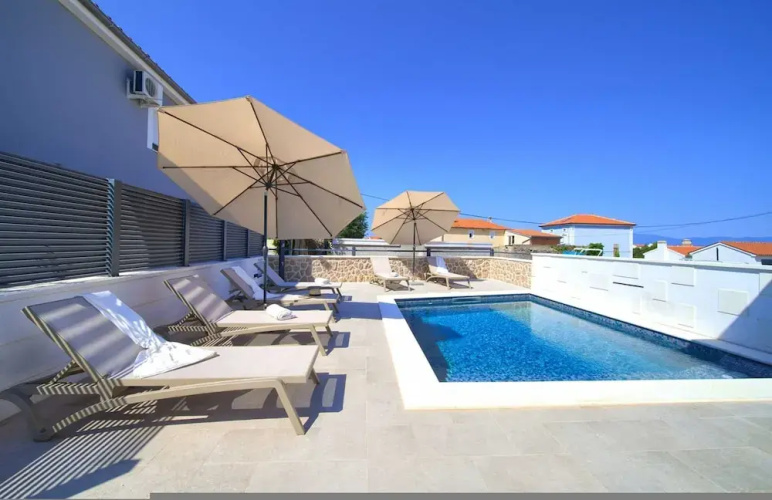 Villa Quarnaro With Heated Pool