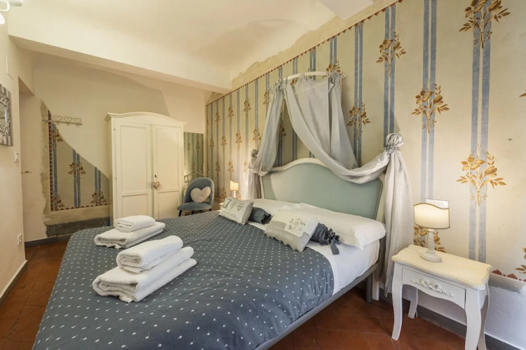 Maggio Blu by Mmega