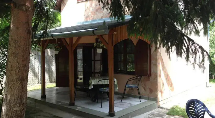 Relax House