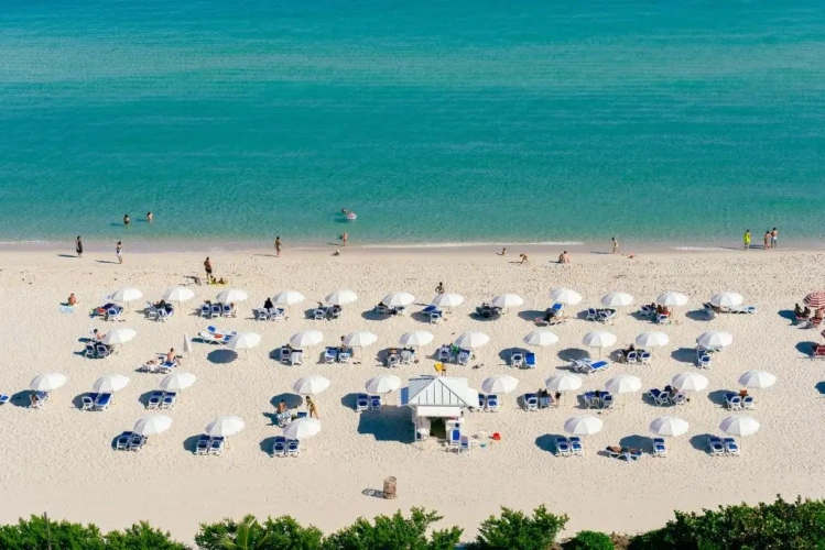 1 Bedroom Apartment with balcony and oceanfront