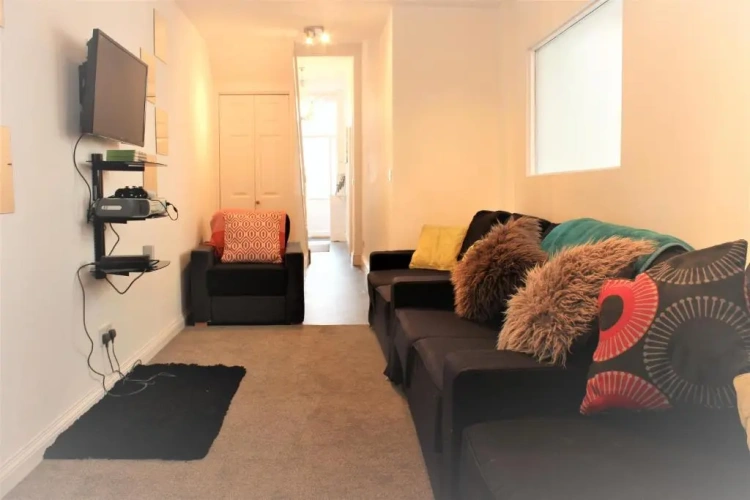 6 Bedrooms Double Cottage