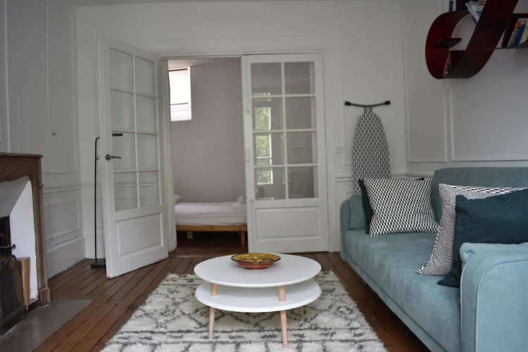 2 Bedroom Flat on Quai de Valmy